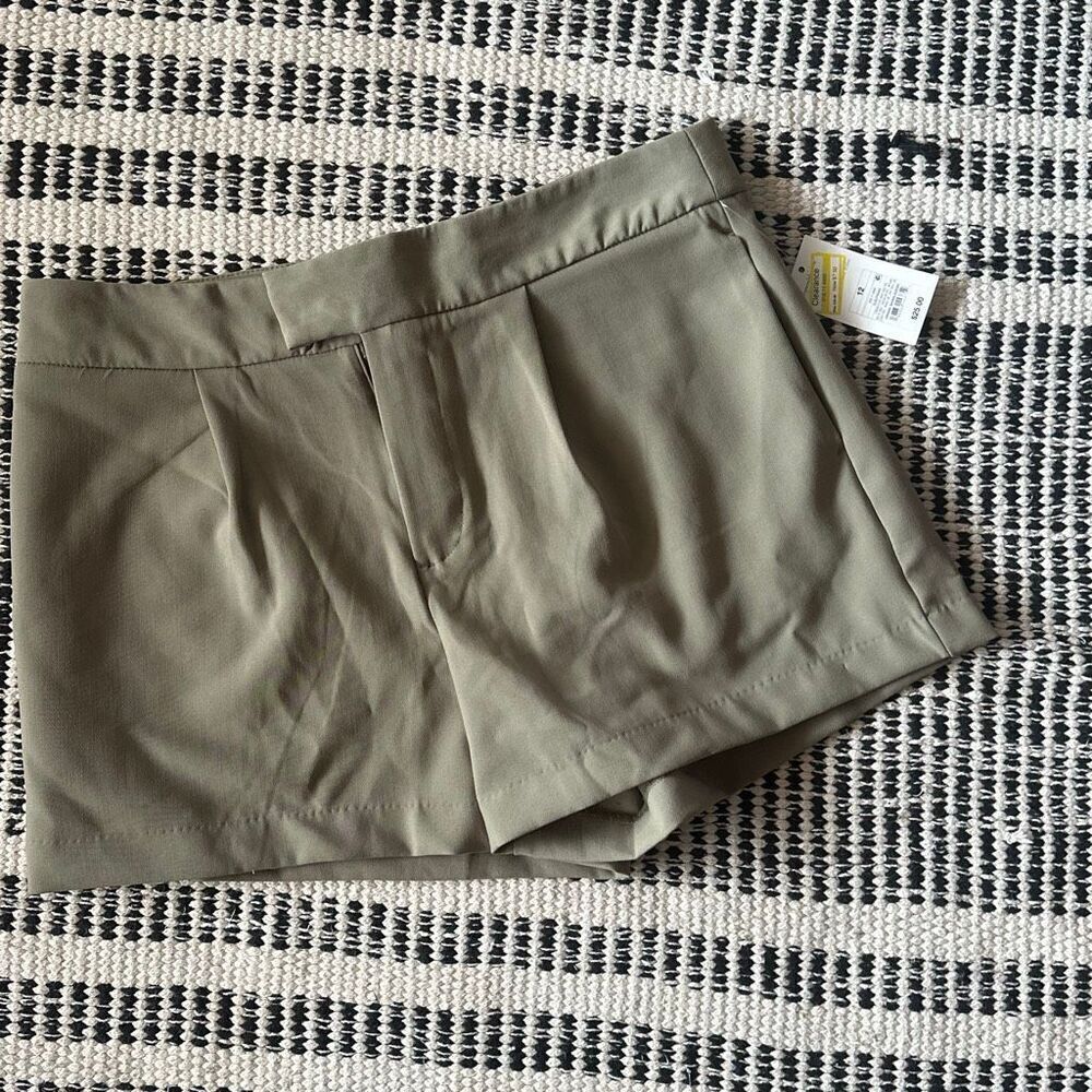 A New Day Size 12 Olive green Shorts chino casual wear shorts NWT